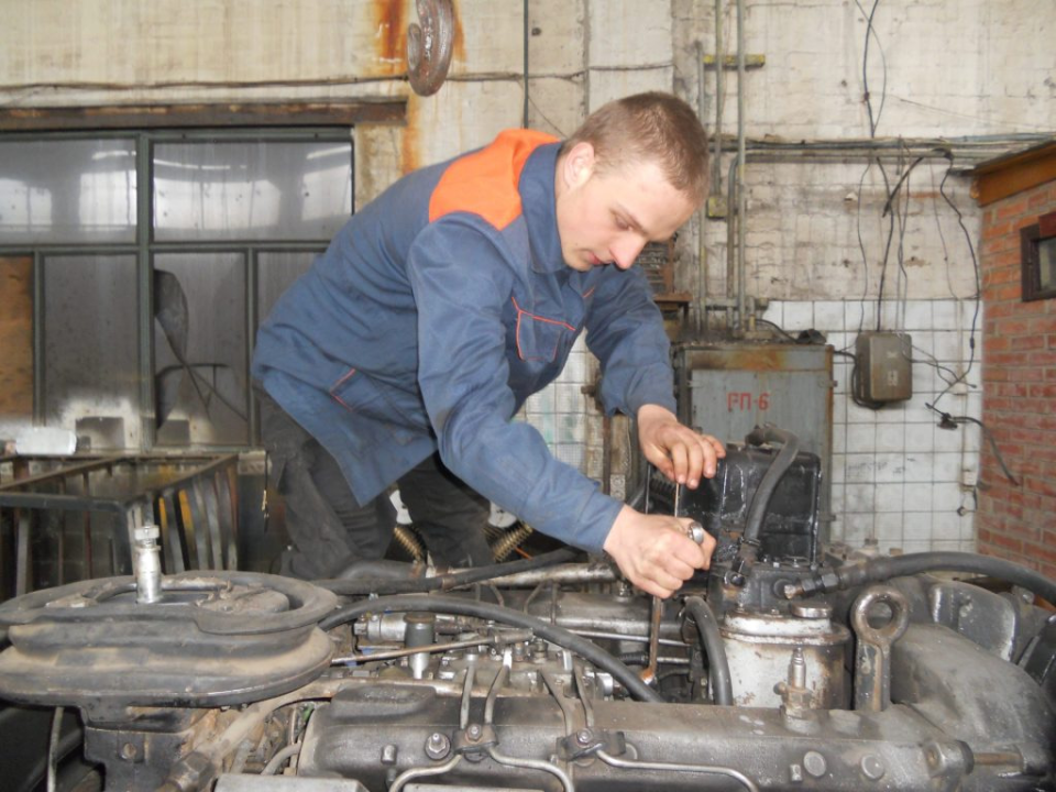 Фото: инструкция по охране труда для слесаря по ремонту колесных транспортных средств