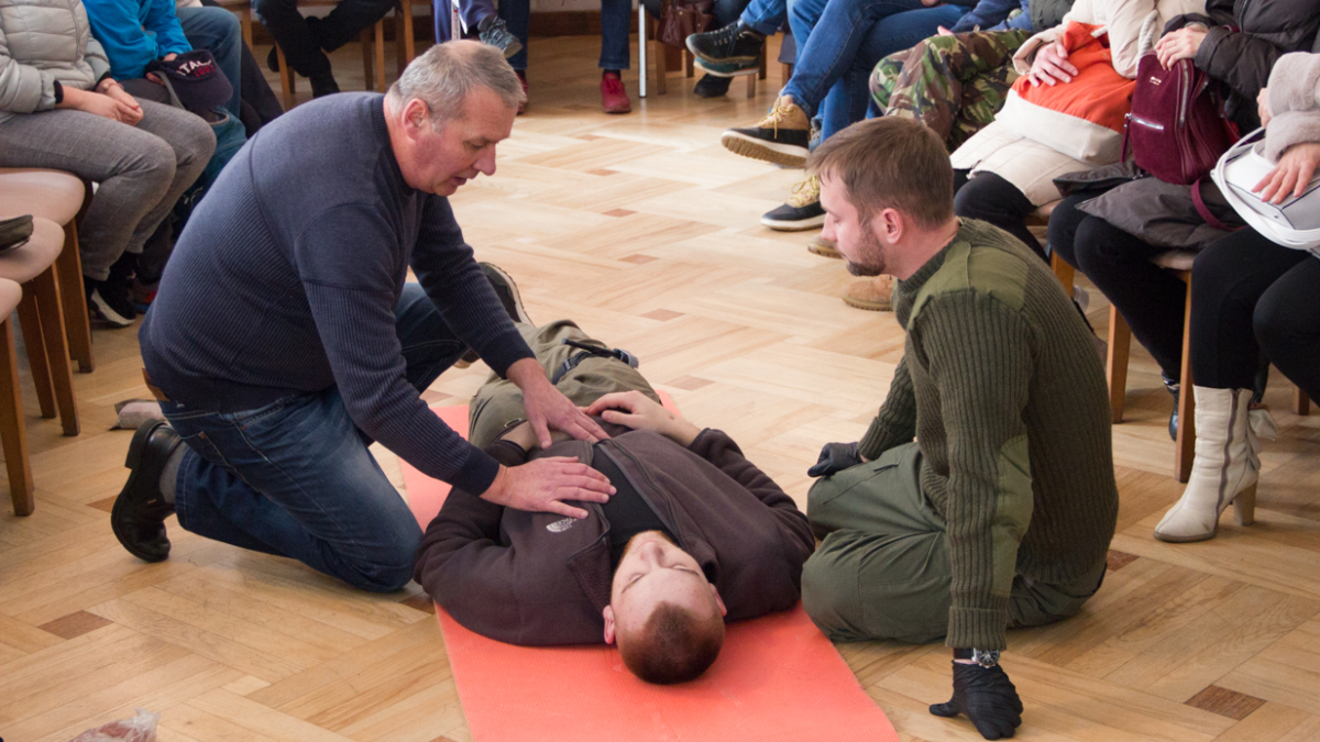 Фото: курс домедицинской помощи «базовая поддержка жизни (BLS)»